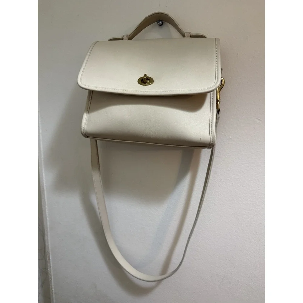 Vintage Coach 0912-220 Court Bag Leather Crossbody Shoulder Bag Bone Handbag